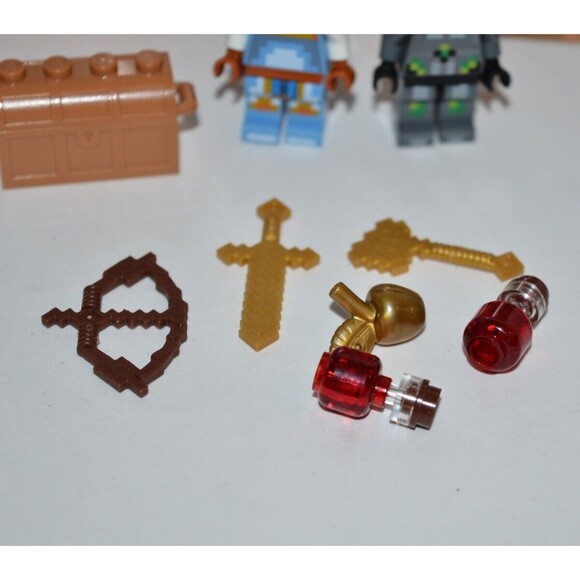 Lego Skull Arena Player lot 21145 Minecraft Minifigure + book accessories - Picture 4 of 9